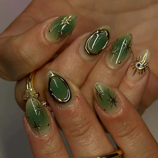 Luxora™ Press-On – Emerald Aura